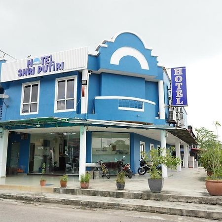 Hotel Shri Putiri Pasir Gudang Extérieur photo