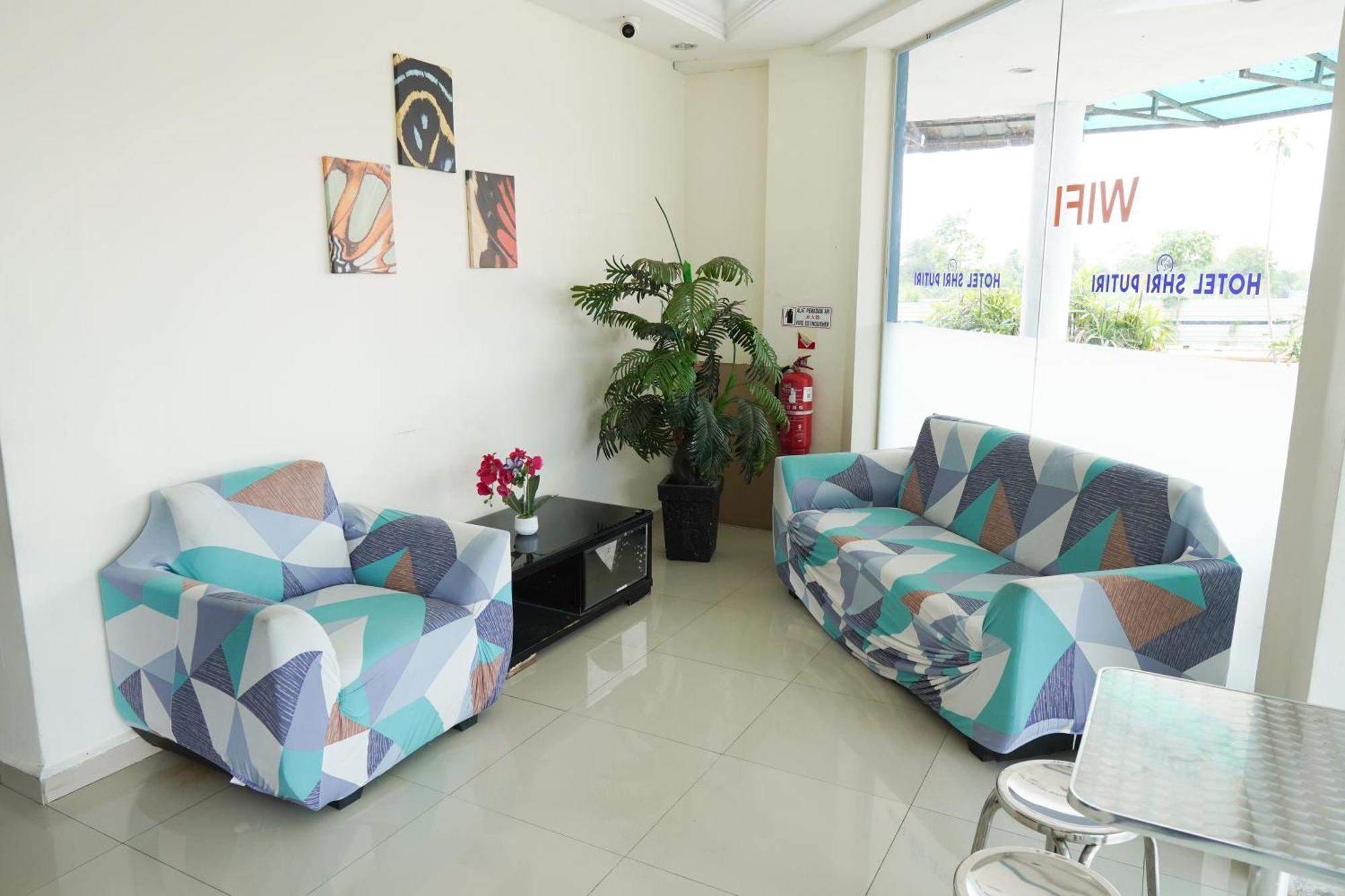 Hotel Shri Putiri Pasir Gudang Extérieur photo