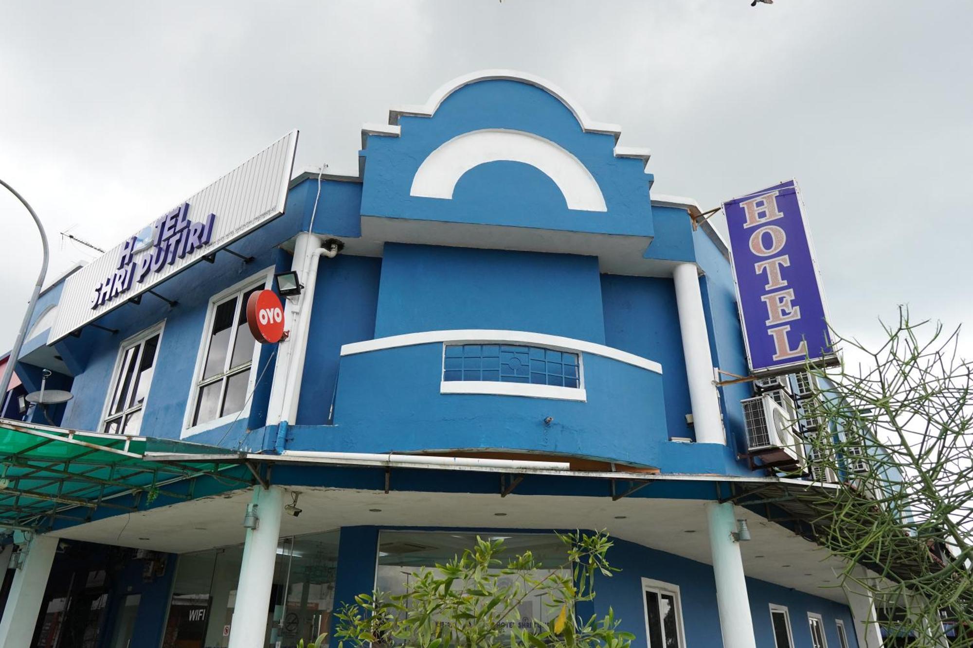 Hotel Shri Putiri Pasir Gudang Extérieur photo
